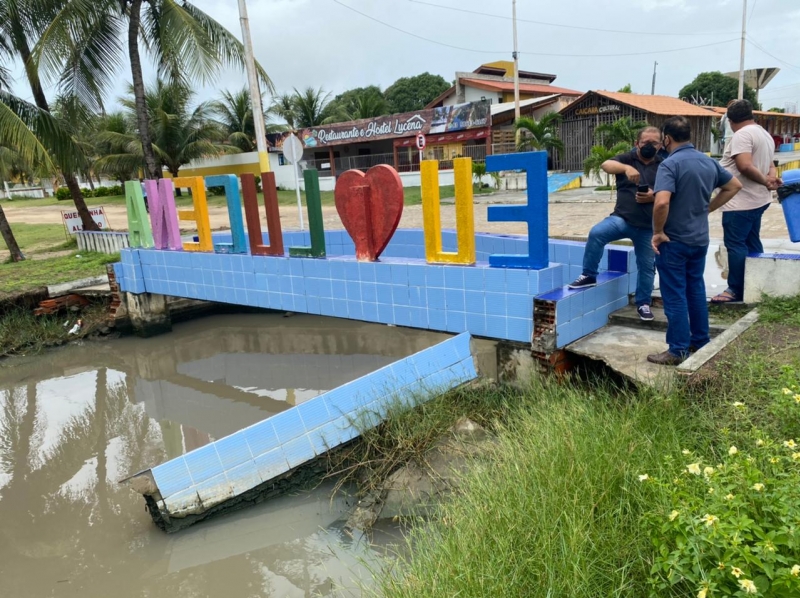 Prefeito Léo Bandeira determina revitalização da praça da alimentação, no Centro de Lucena