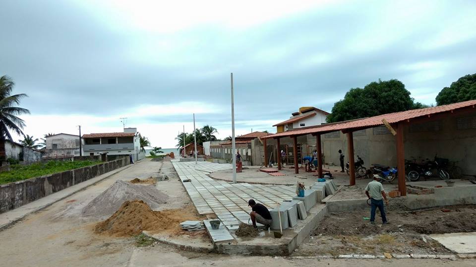 Praça da Bíblia em ritmo acelerado.