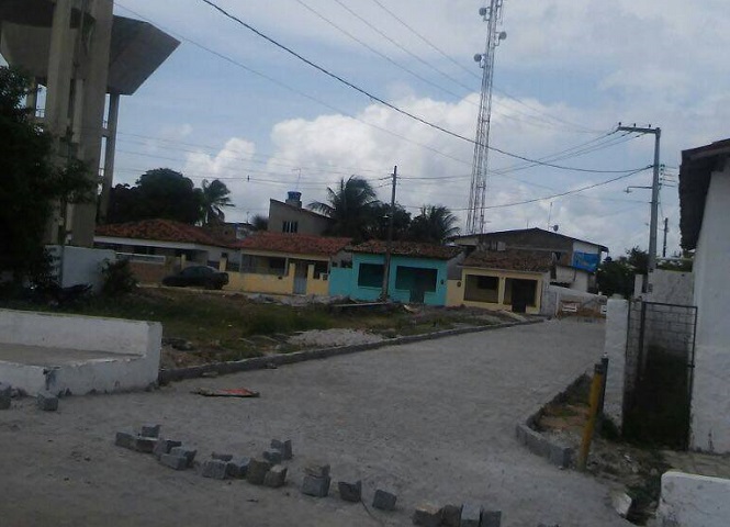 Obra de calçamento da Rua Antônio Ubaldo.