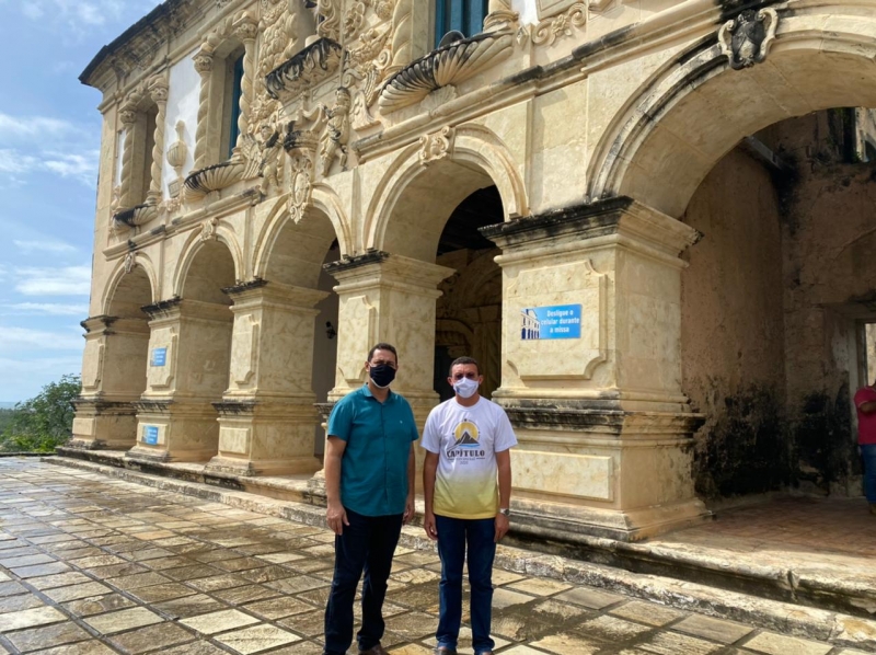 Léo Bandeira discute revitalização do santuário da Guia durante visita de cortesia a Frei Paulo